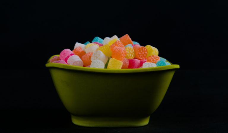 CAN I TAKE CBD GUMMIES ON AN EMPTY STOMACH OR WITH FOOD?